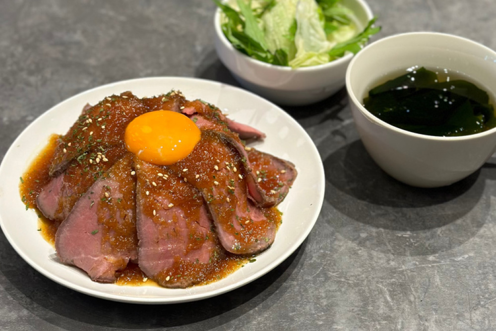 ローストビーフ丼定食